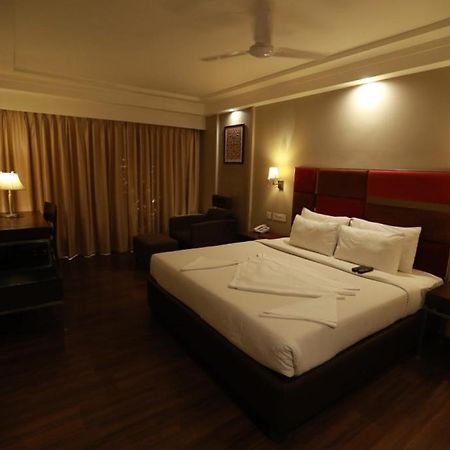 Hotel-S-Park Khammam Kültér fotó
