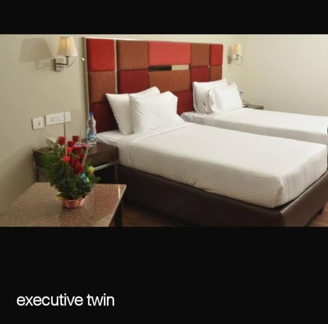 Hotel-S-Park Khammam Kültér fotó